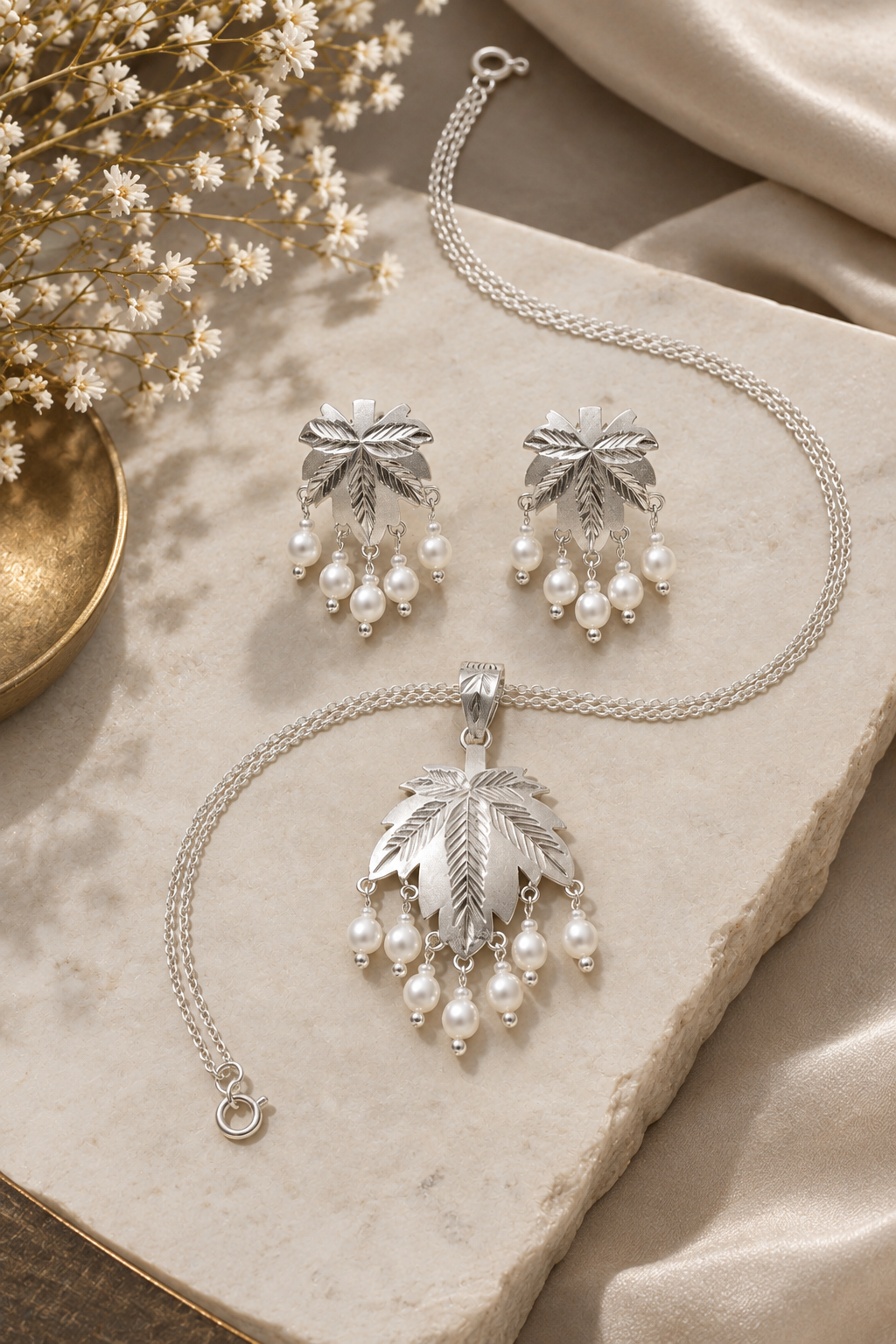 Maple Leaf Pendant & Pearl Earrings Set (With Pearls)