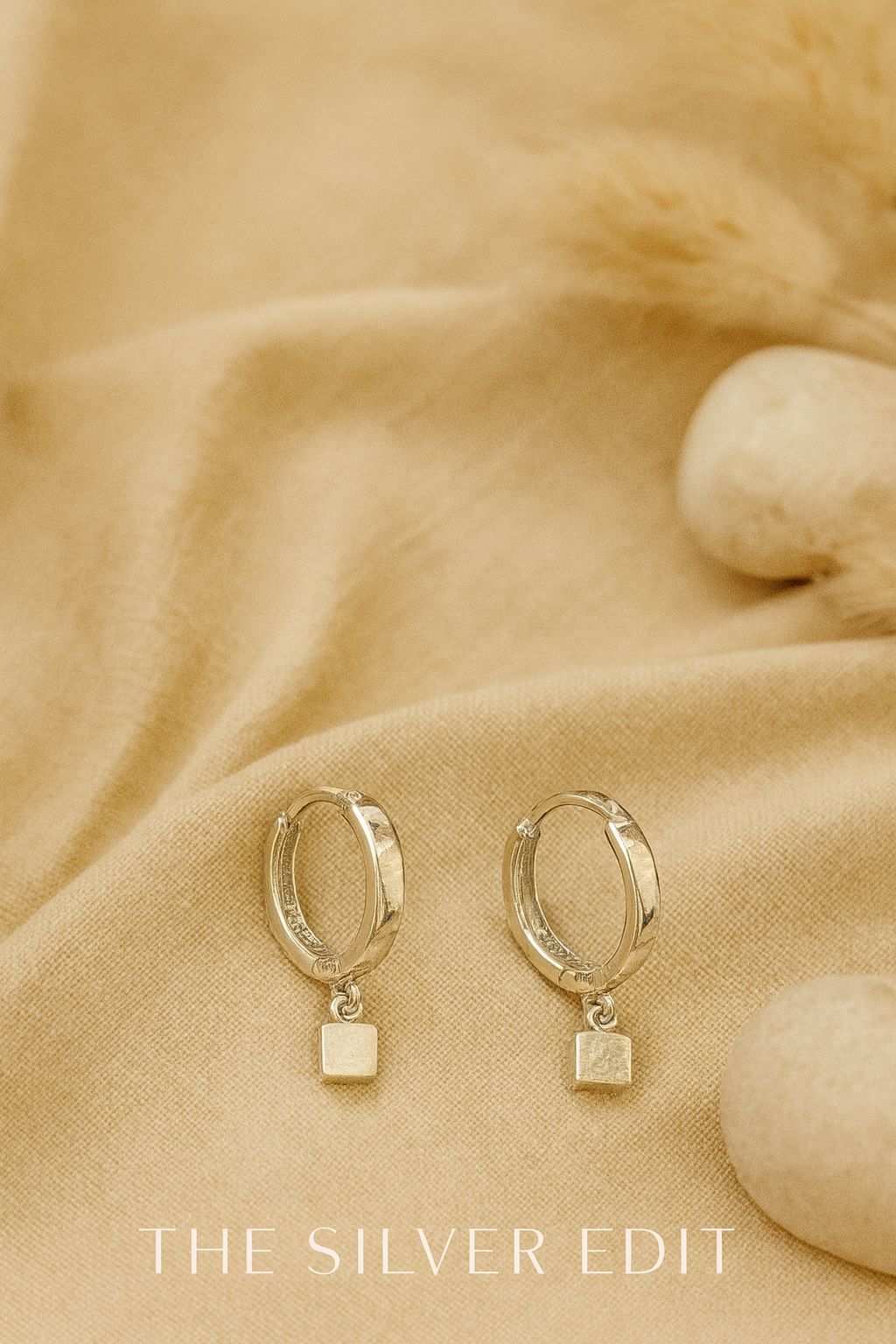 Minimal Charm Hoops