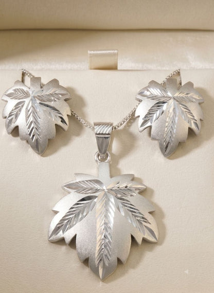 Maple Leaf Pendant Stud Set (Without Pearls)
