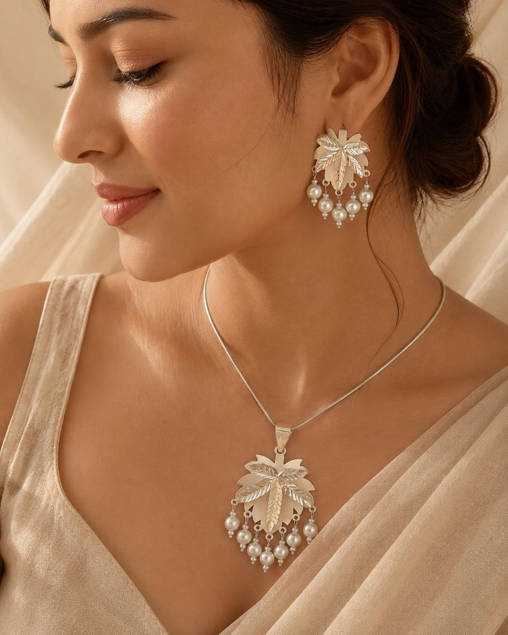 Maple Leaf Pendant & Pearl Earrings Set (With Pearls)